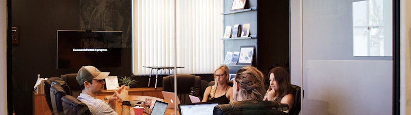 生活窍门大赛海报 - 整洁厨房与创意收纳